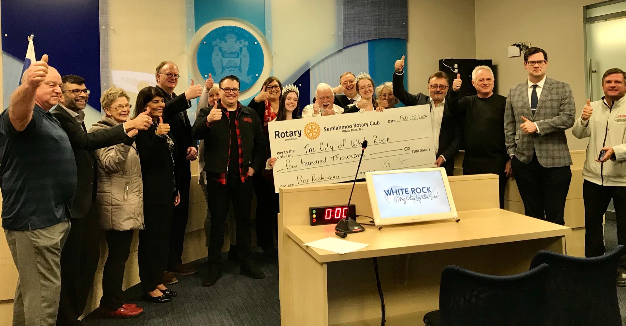 White Rock City Council receives $400,000 cheque from Friends of the Pier